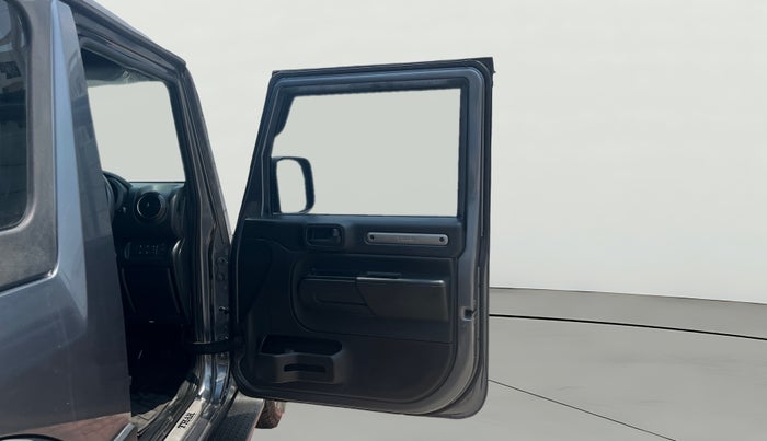 2022 Mahindra Thar LX HT PETROL 4WD MT, Petrol, Manual, 20,277 km, RHS Front Door