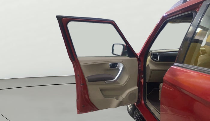 2016 Mahindra TUV300 T8, Diesel, Manual, 30,761 km, LHS Front Door