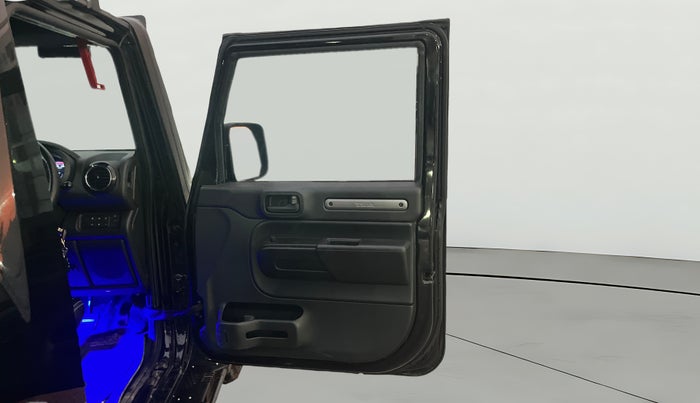 2022 Mahindra Thar LX PETROL HT 4WD AT, Petrol, Automatic, 18,289 km, RHS Front Door