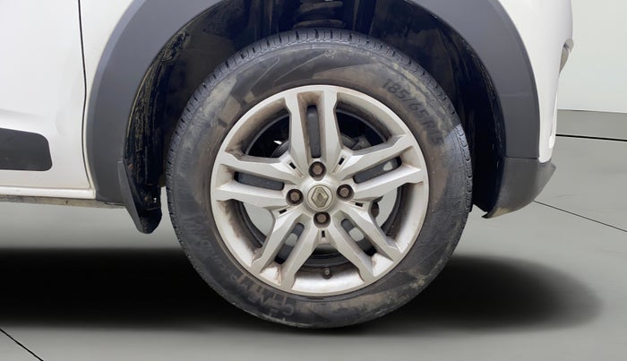 2021 Renault TRIBER RXZ DUAL TONE, Petrol, Manual, 44,431 km, Right Front Wheel