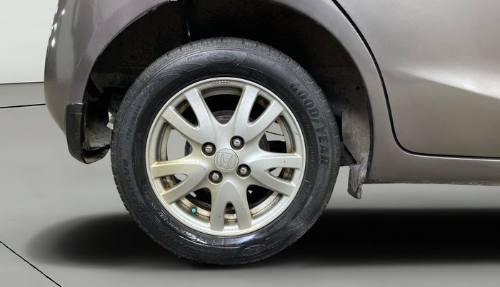 2014 Honda Brio VX AT, Petrol, Automatic, 74,440 km, Right Rear Wheel