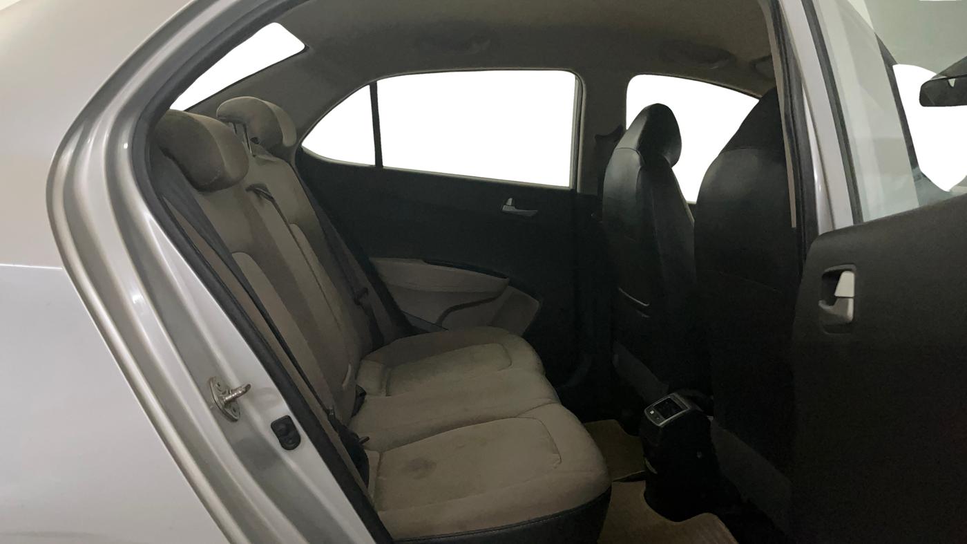 2014 Hyundai Xcent S 1.2, Petrol, Manual, 65,996 km, Right Side Rear Door Cabin