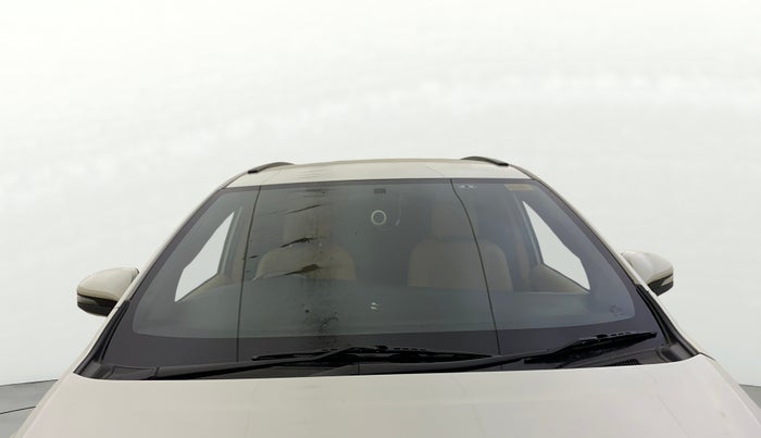 2017 Toyota Innova Crysta 2.4 VX 7 STR, Diesel, Manual, 77,856 km, Front Windshield