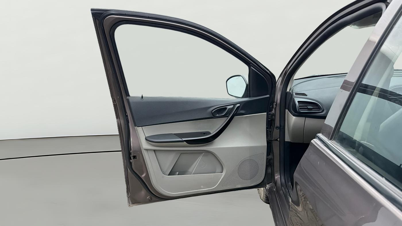2019 Tata Tiago XZ PETROL, Petrol, Manual, 68,476 km, LHS Front Door