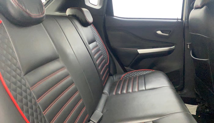 2024 Nissan MAGNITE XL AMT EZ Shift, Petrol, Automatic, 28,829 km, Right Side Rear Door Cabin