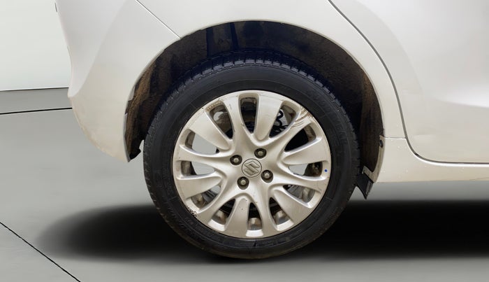 2016 Maruti Baleno ALPHA DIESEL 1.3, Diesel, Manual, 1,09,112 km, Right Rear Wheel