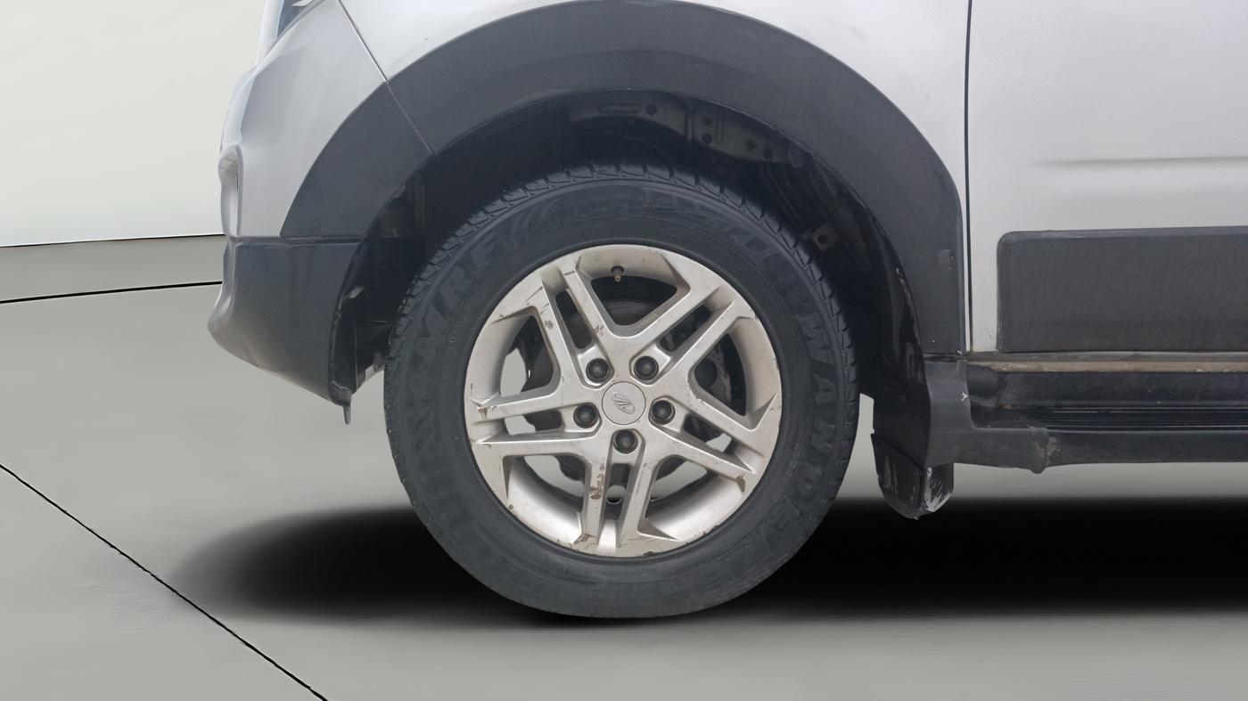 2016 Mahindra NUVOSPORT N8, Diesel, Manual, 1,00,561 km, Left Front Wheel