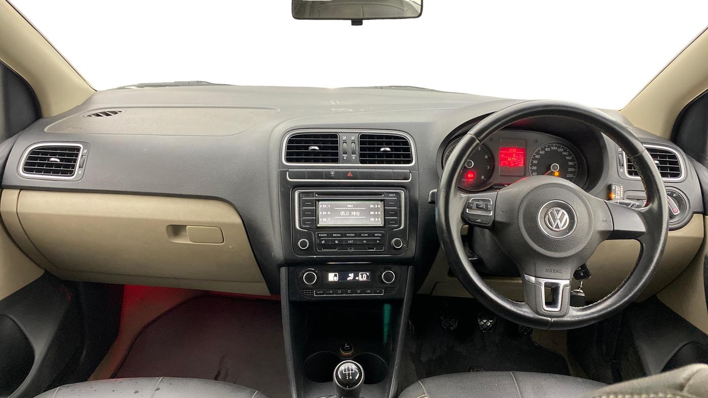 2013 Volkswagen Polo HIGHLINE1.2L, CNG, Manual, 86,957 km, Dashboard