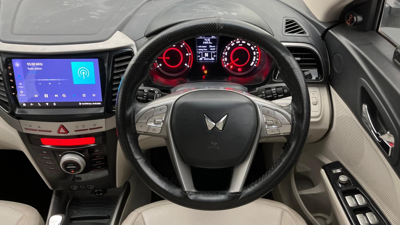 2023 Mahindra XUV300 W8 (O) 1.5 DIESEL AMT, Diesel, Automatic, 65,618 km, Steering Wheel Close Up