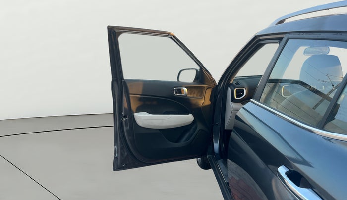 2022 Hyundai VENUE S(O) 1.2, Petrol, Manual, 1,31,745 km, LHS Front Door