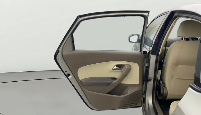 2015 Skoda Rapid 1.5 TDI CR ELEGANCE PLUS AT, Diesel, Automatic, 1,07,021 km, LHS Rear Door
