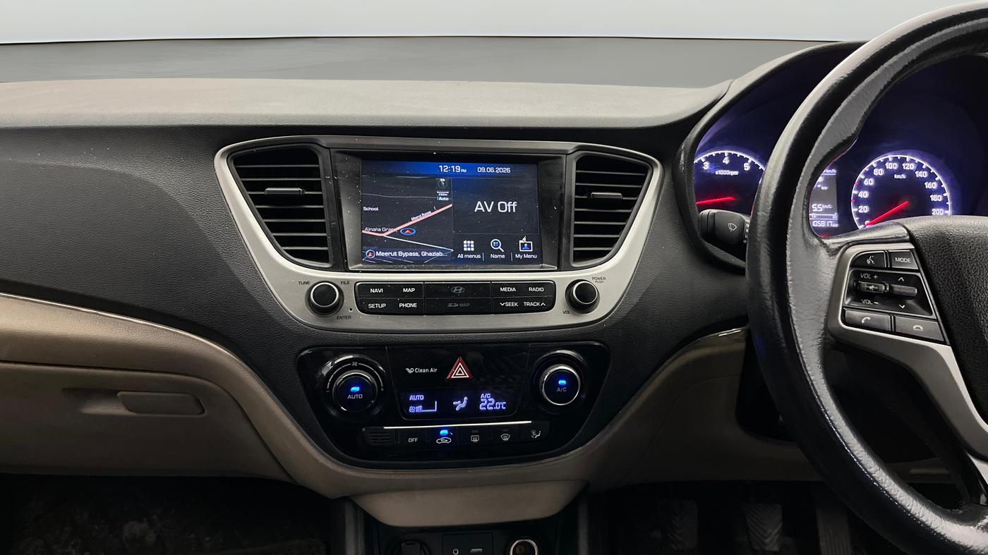 2017 Hyundai Verna 1.6 VTVT SX, Petrol, Manual, 1,05,795 km, Air Conditioner