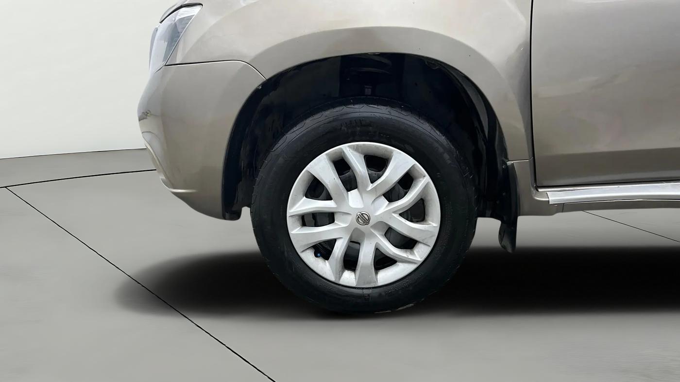 2015 Nissan Terrano XL (P), Petrol, Manual, 92,479 km, Left Front Wheel