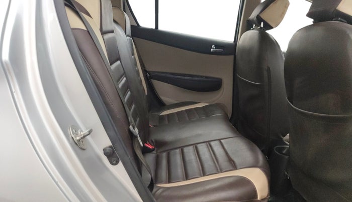 2013 Hyundai i20 MAGNA (O) 1.2, CNG, Manual, 81,185 km, Right Side Rear Door Cabin