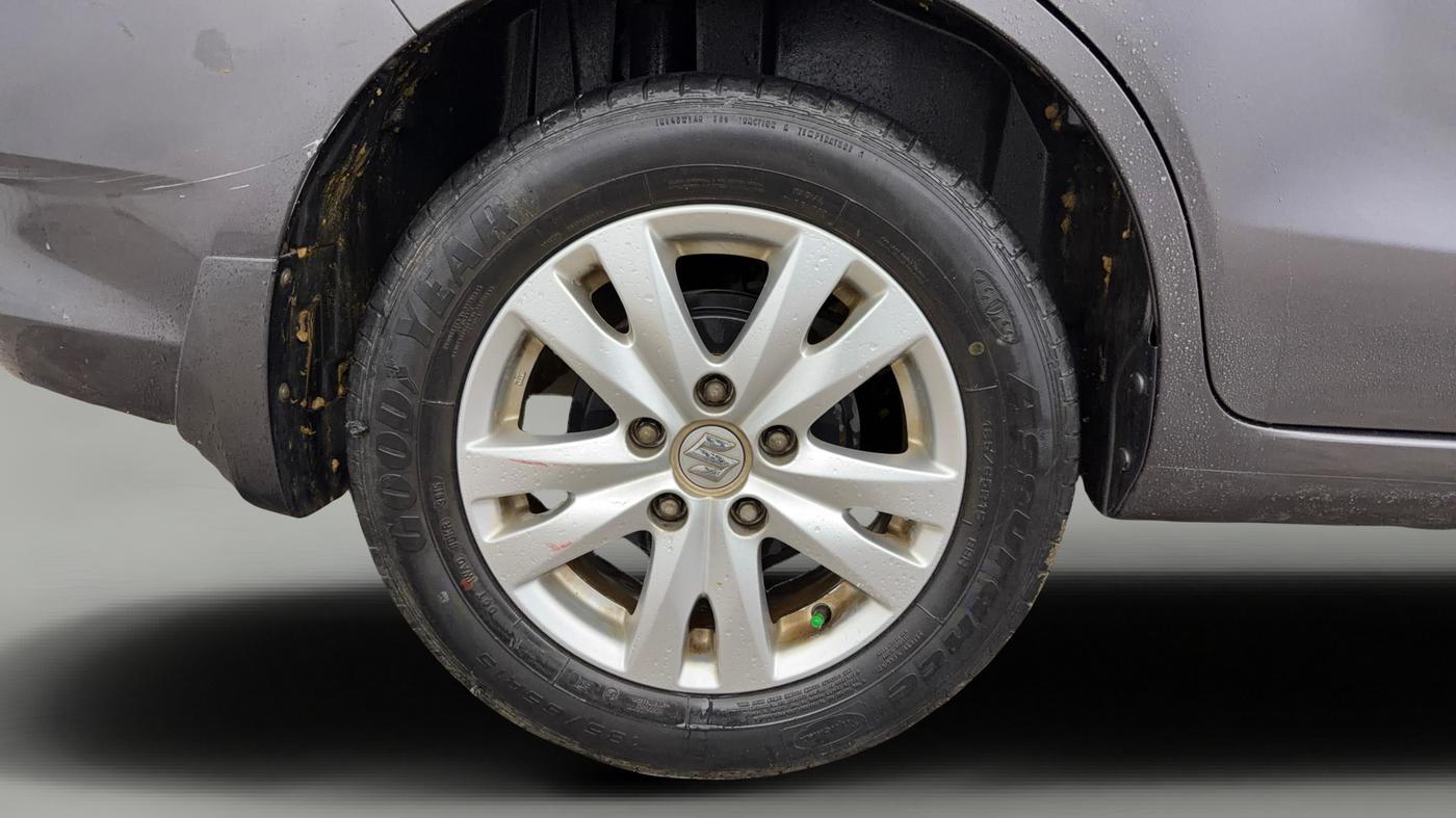 2015 Maruti Ertiga ZXI+, Petrol, Manual, 18,842 km, Right Rear Wheel