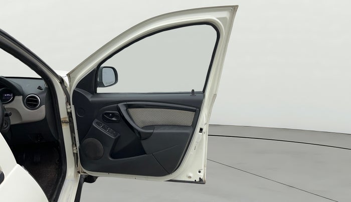 2015 Renault Duster RXL PETROL, Petrol, Manual, 51,751 km, RHS Front Door