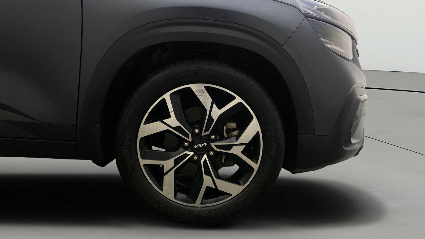 2023 KIA SELTOS  X LINE 1.5 TURBO PETROL DCT, Petrol, Automatic, 13,450 km, Right Front Wheel