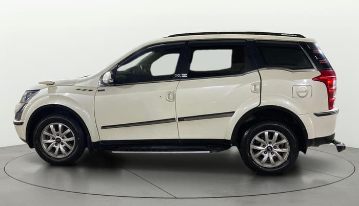 2017 Mahindra XUV500 G AT, Petrol, Automatic, 33,108 km, Left Side
