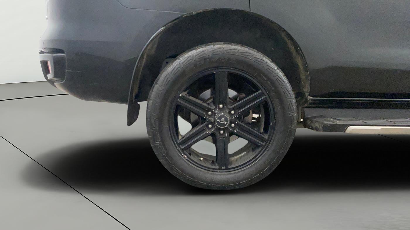 2018 Ford Endeavour TITANIUM 3.2 4X4 AT, Diesel, Automatic, 88,737 km, Right Rear Wheel