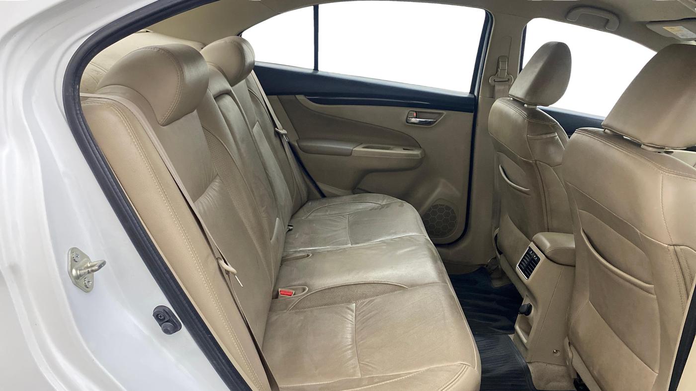 2016 Maruti Ciaz ZXI+ AT, Petrol, Automatic, 65,243 km, Right Side Rear Door Cabin