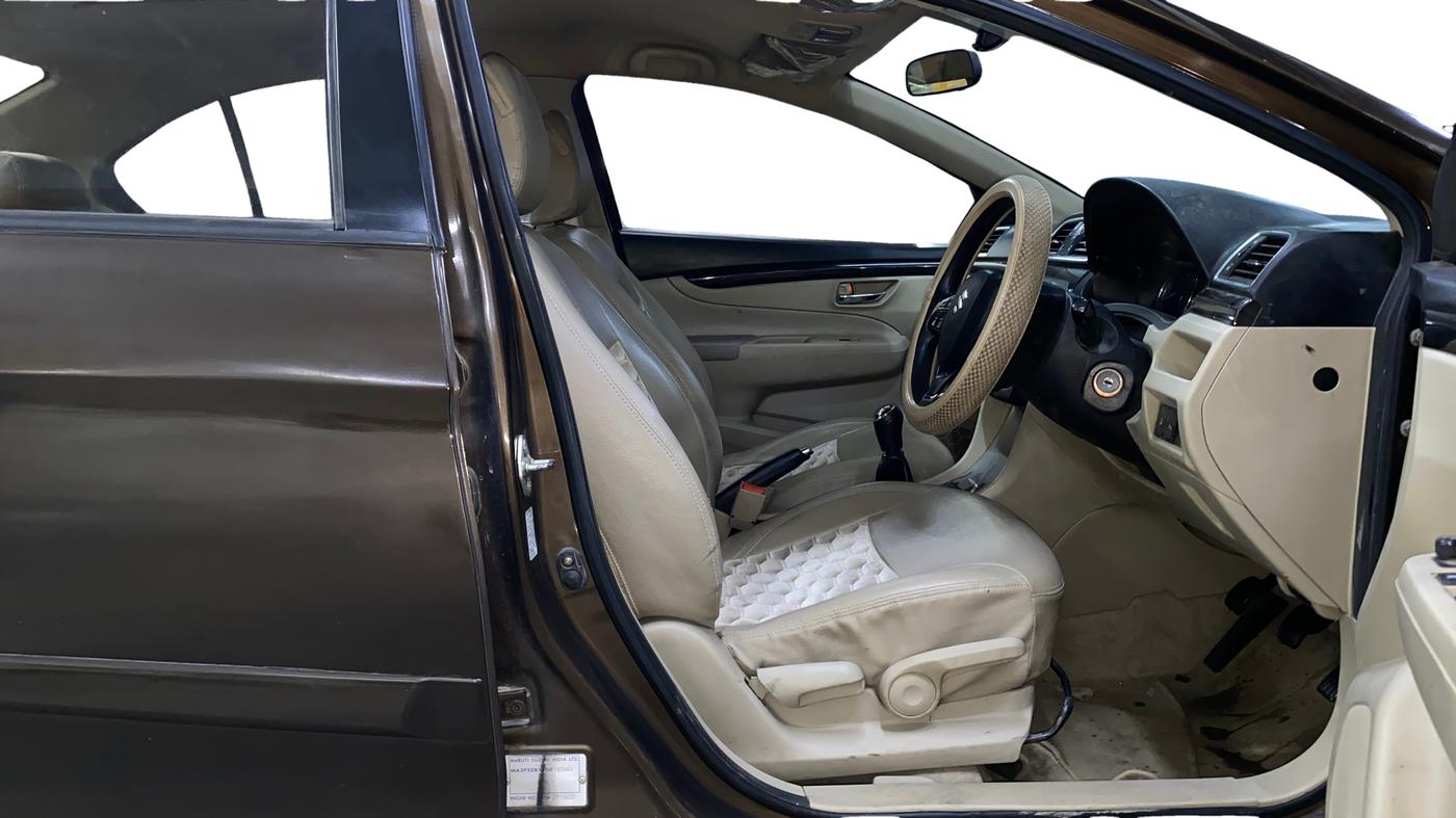 2015 Maruti Ciaz VDI+ SHVS, Diesel, Manual, 86,285 km, Right Side Front Door Cabin
