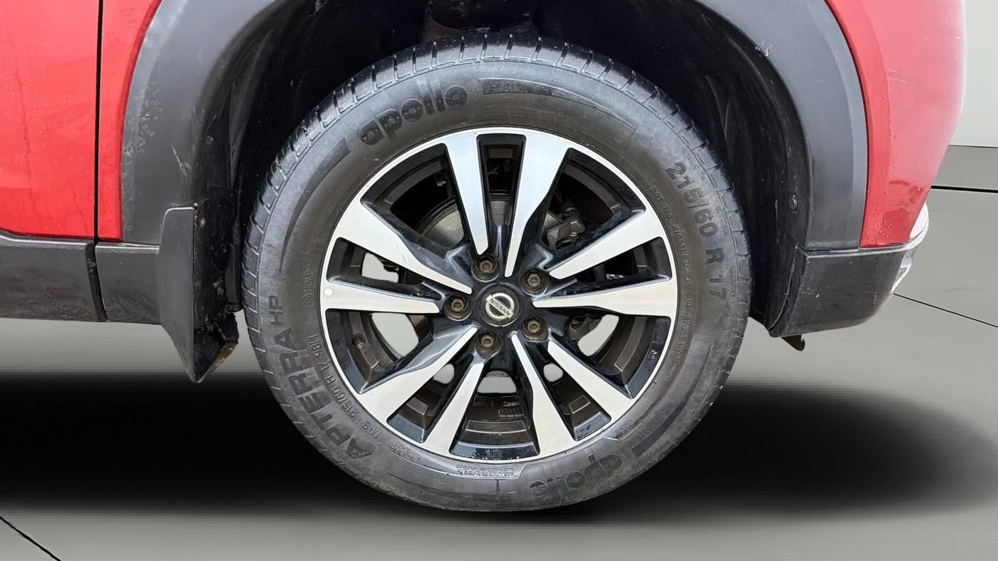 2020 Nissan Kicks XV 1.5, Petrol, Manual, 30,435 km, Right Front Wheel