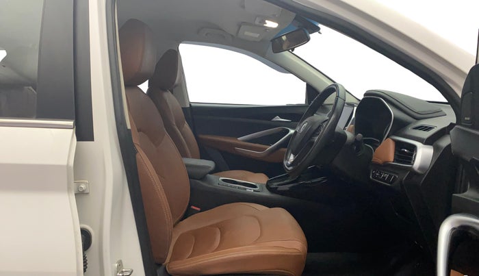 2020 MG HECTOR PLUS SMART 1.5 PETROL TURBO DCT 6-STR, Petrol, Automatic, 40,546 km, Right Side Front Door Cabin