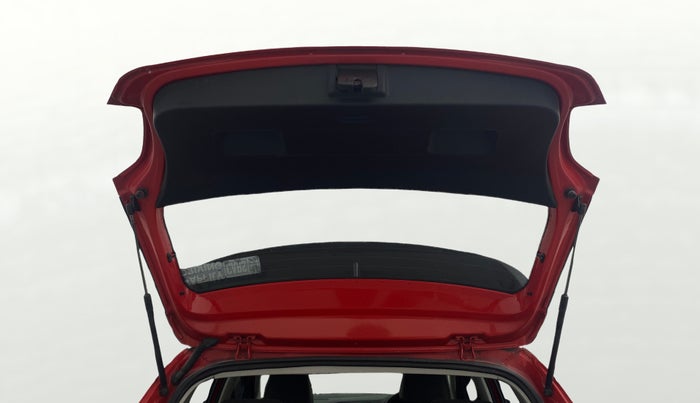 2018 Volkswagen Polo HIGHLINE PLUS 1.5 16 ALLOY, Diesel, Manual, 1,46,052 km, Boot Door Open