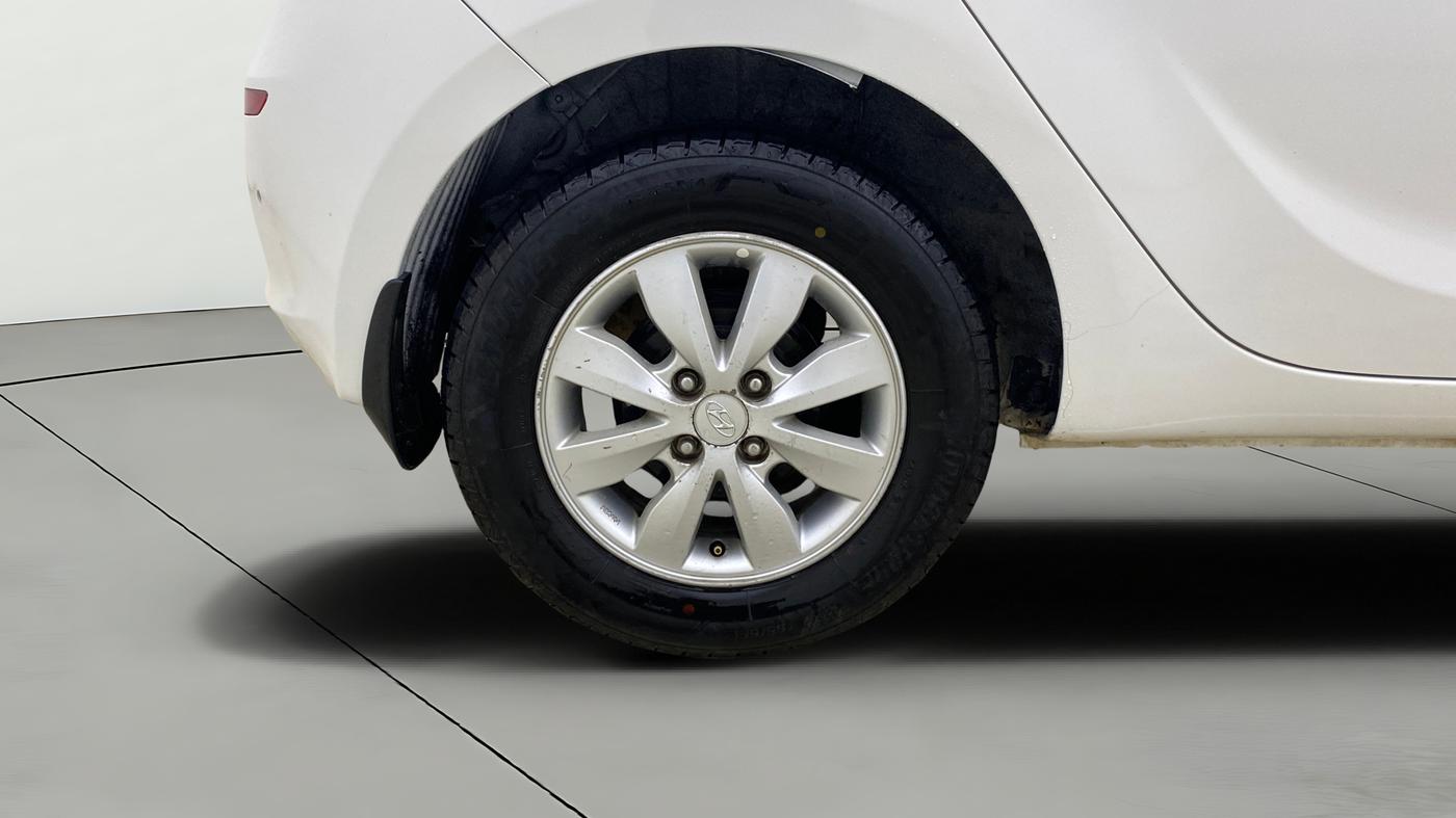 2014 Hyundai i20 ASTA 1.2, Petrol, Manual, 1,16,948 km, Right Rear Wheel
