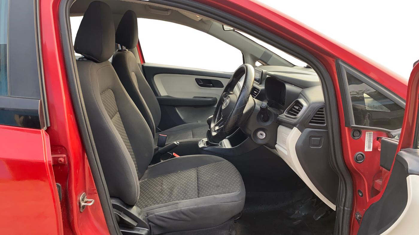 2021 Tata ALTROZ XE DIESEL, Diesel, Manual, 1,05,310 km, Right Side Front Door Cabin