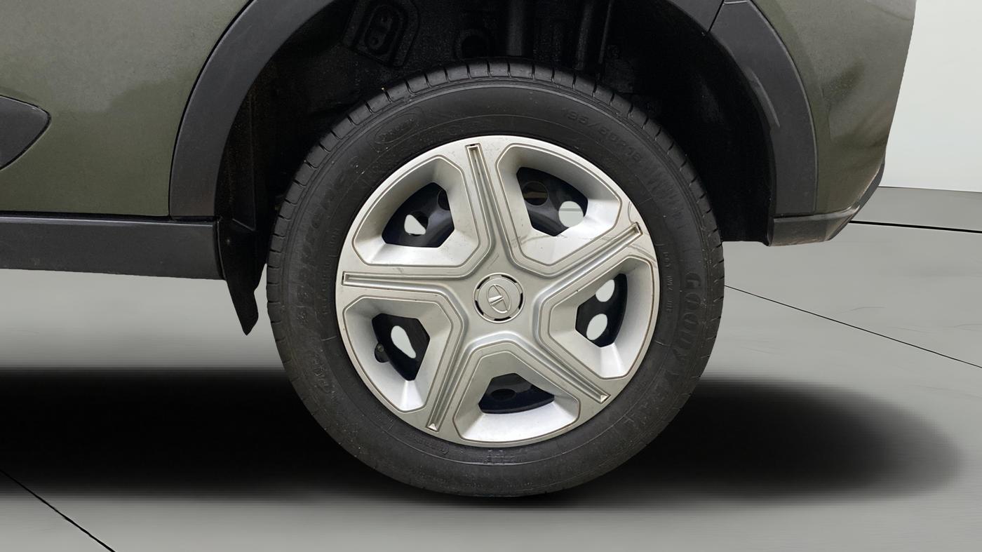 2023 Tata NEXON XM SUNROOF PETROL, Petrol, Manual, 38,495 km, Left Rear Wheel