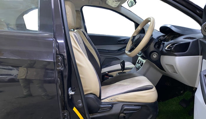 2023 Tata Tiago XTA PETROL, Petrol, Automatic, 19,705 km, Right Side Front Door Cabin