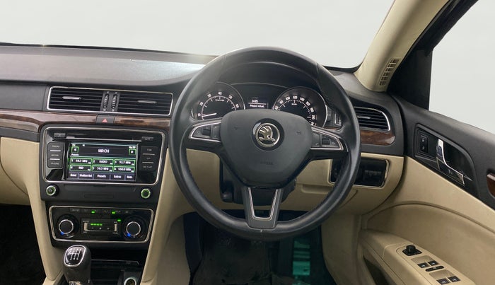 2015 Skoda Superb ELEGANCE 1.8 TSI MT, Petrol, Manual, 56,256 km, Steering Wheel Close Up