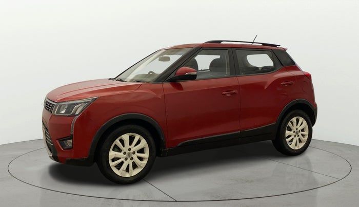 2019 Mahindra XUV300 W8 1.2 PETROL, Petrol, Manual, 83,696 km, Left Front Diagonal