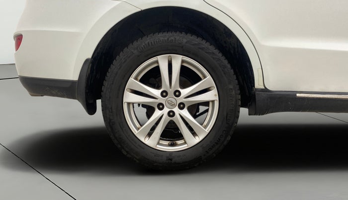 2013 Hyundai Santa Fe 4 WD AT, Diesel, Automatic, 1,22,204 km, Right Rear Wheel