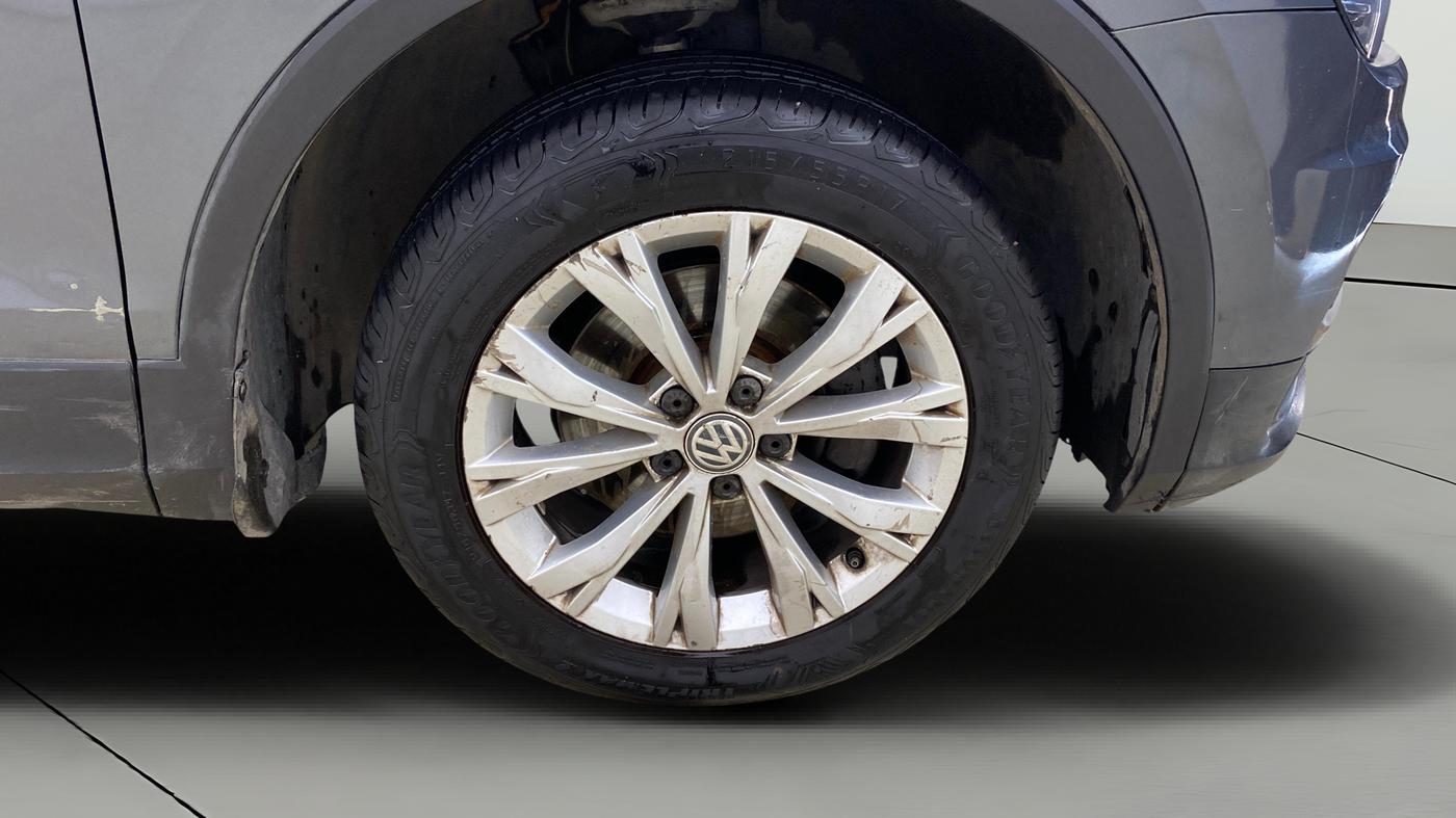 2018 Volkswagen TIGUAN COMFORTLINE TDI AT, Diesel, Automatic, 1,33,306 km, Right Front Wheel
