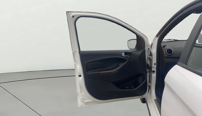 2018 Ford FREESTYLE TITANIUM 1.2 PETROL, Petrol, Manual, 68,864 km, LHS Front Door