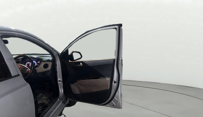 2017 Hyundai Grand i10 SPORTZ 1.2 KAPPA VTVT, Petrol, Manual, 1,00,173 km, RHS Front Door