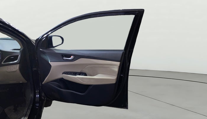 2019 Hyundai Verna 1.6 VTVT SX + AT, Petrol, Automatic, 77,010 km, RHS Front Door