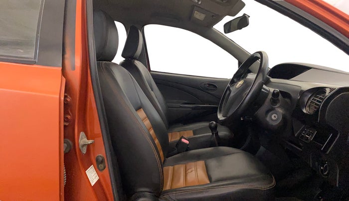 2017 Toyota Etios CROSS 1.2 G, Petrol, Manual, 82,513 km, Right Side Front Door Cabin