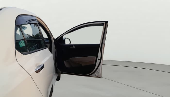 2014 Hyundai Xcent SX AT 1.2 (O), Petrol, Automatic, 78,893 km, RHS Front Door