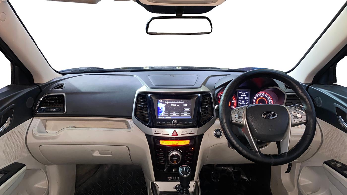 2019 Mahindra XUV300 W8 1.5 DIESEL, Diesel, Manual, 1,12,671 km, Dashboard