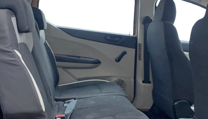 2020 Renault TRIBER RXL MT, Petrol, Manual, 93,801 km, Right Side Rear Door Cabin