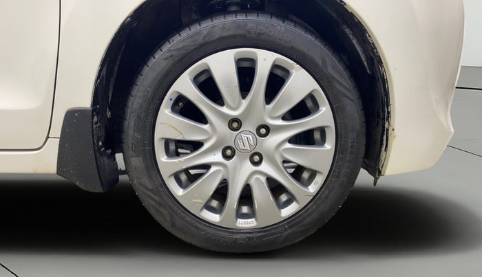 2016 Maruti Baleno ALPHA DIESEL 1.3, Diesel, Manual, 1,26,068 km, Right Front Wheel