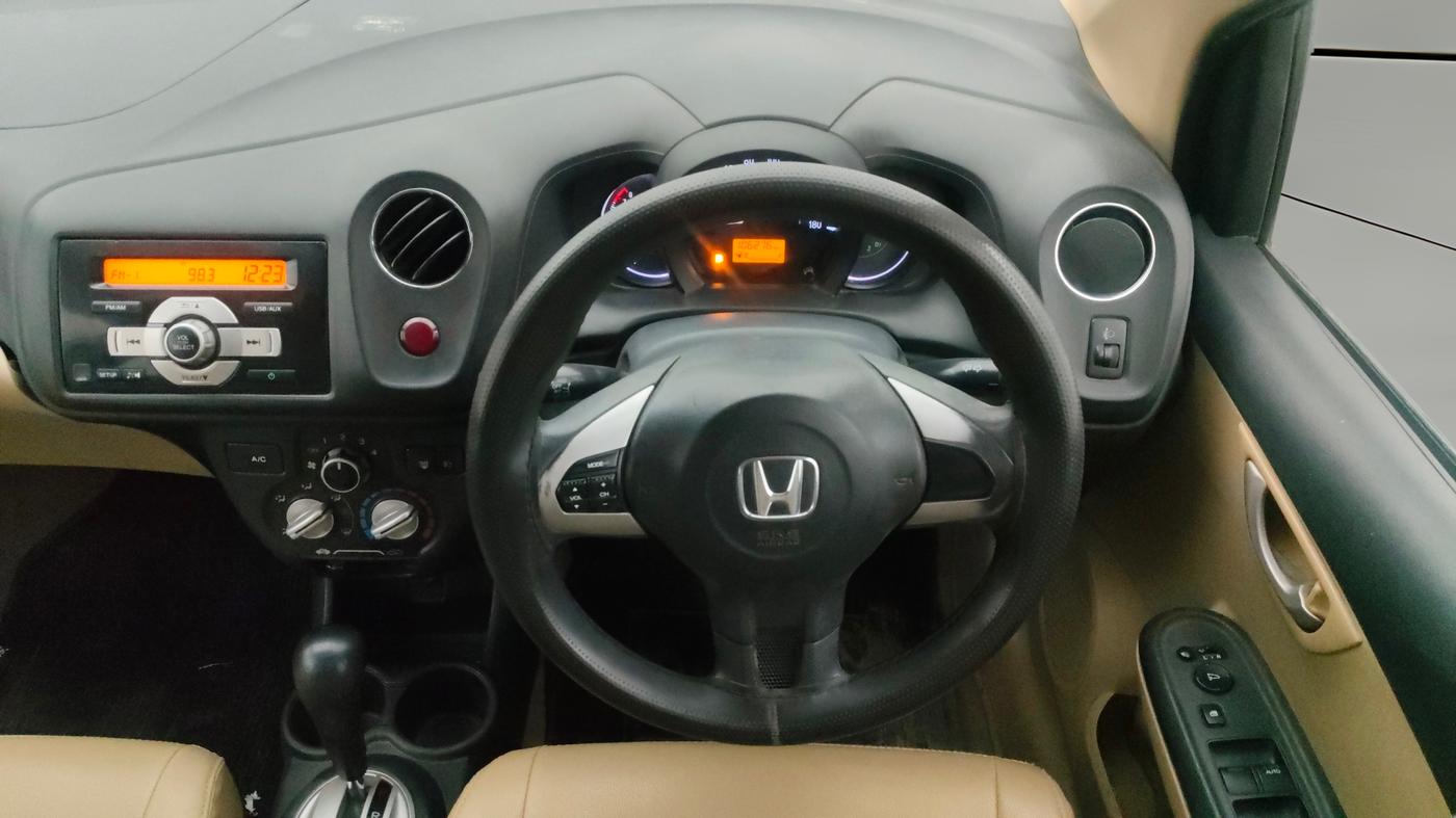 2015 Honda Brio VX AT, Petrol, Automatic, 1,06,401 km, Steering Wheel Close Up