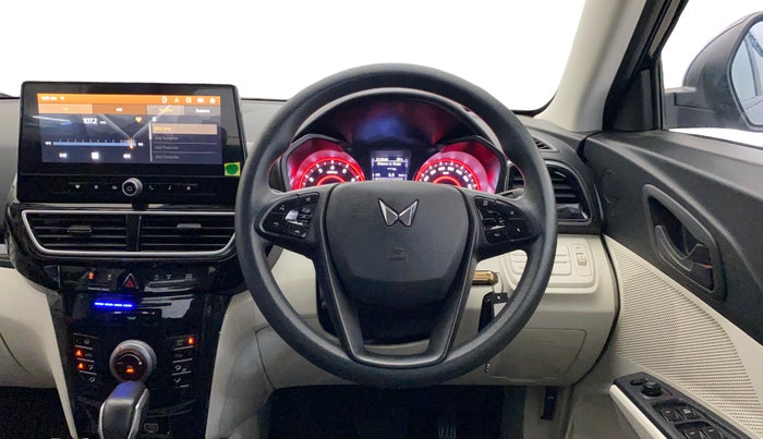 2024 Mahindra XUV 3XO MX3 1.2 L TCMPFI AT, Petrol, Automatic, 2,214 km, Steering Wheel Close Up