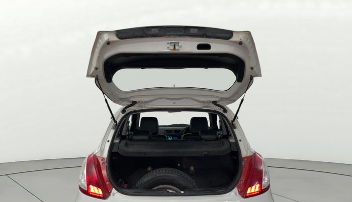 2015 Maruti Swift LXI, CNG, Manual, 77,961 km, Boot Door Open