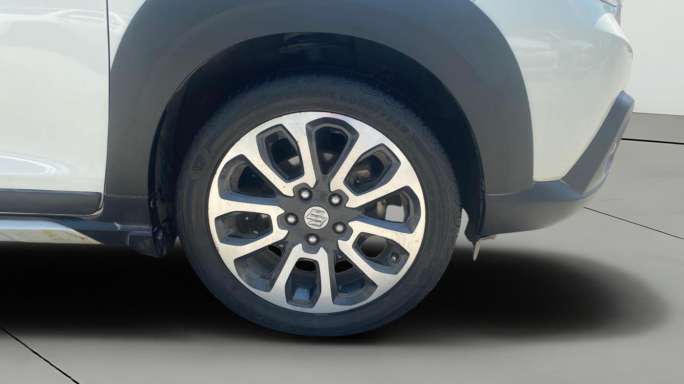 2023 Maruti XL6 ZETA CNG, CNG, Manual, 1,03,816 km, Right Front Wheel
