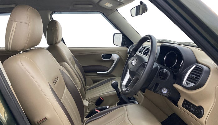 2017 Mahindra TUV300 T8, Diesel, Manual, 75,303 km, Right Side Front Door Cabin