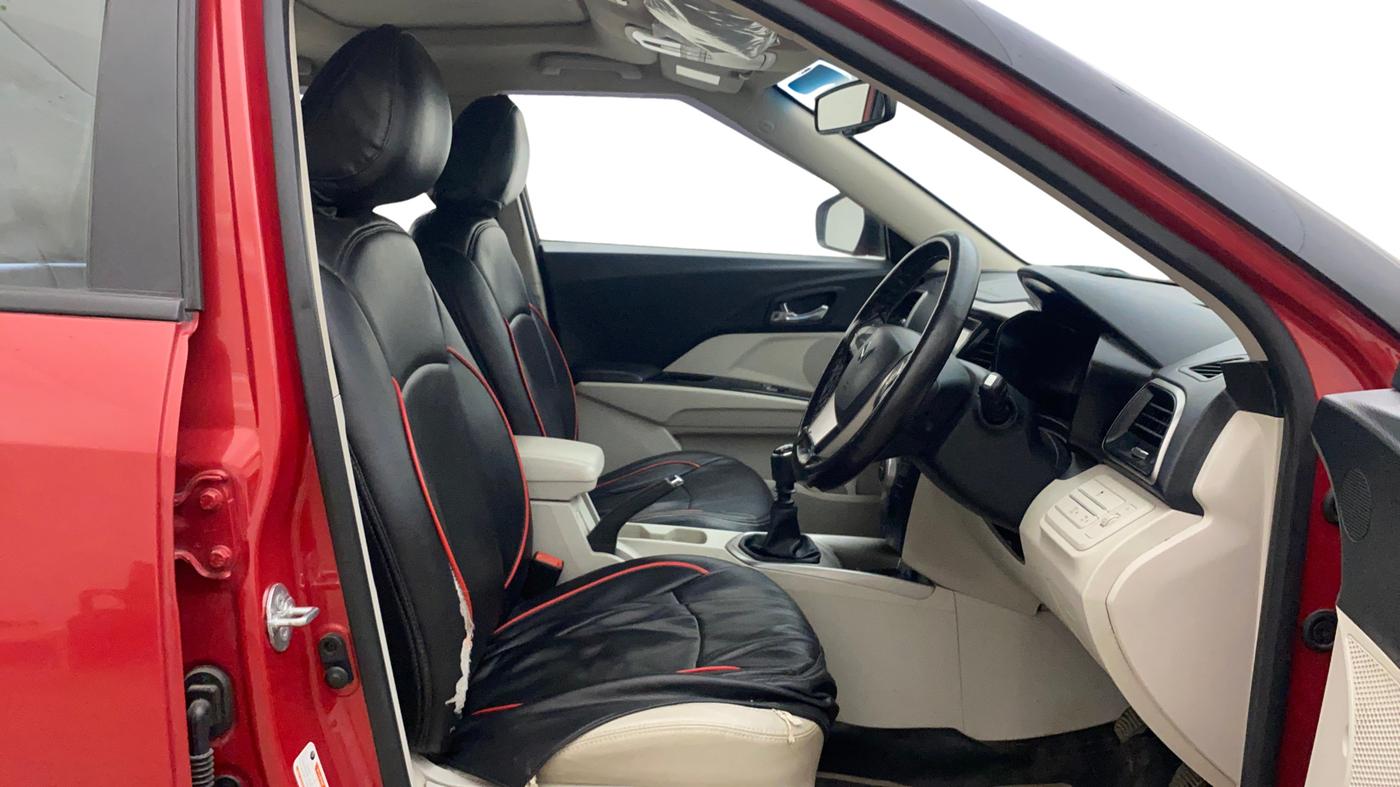 2022 Mahindra XUV300 W8 (O) 1.5 DIESEL, Diesel, Manual, 80,998 km, Right Side Front Door Cabin